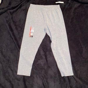 Gray capri leggings